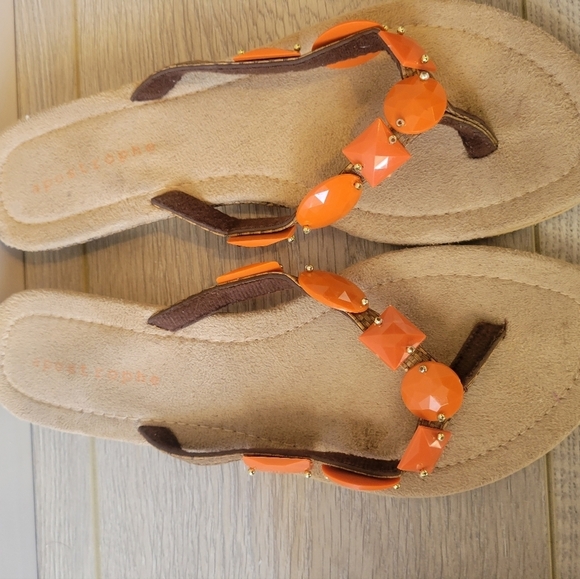 Women's Tan Short Wedge Sandle Size 7 1/2 - Picture 2 of 5